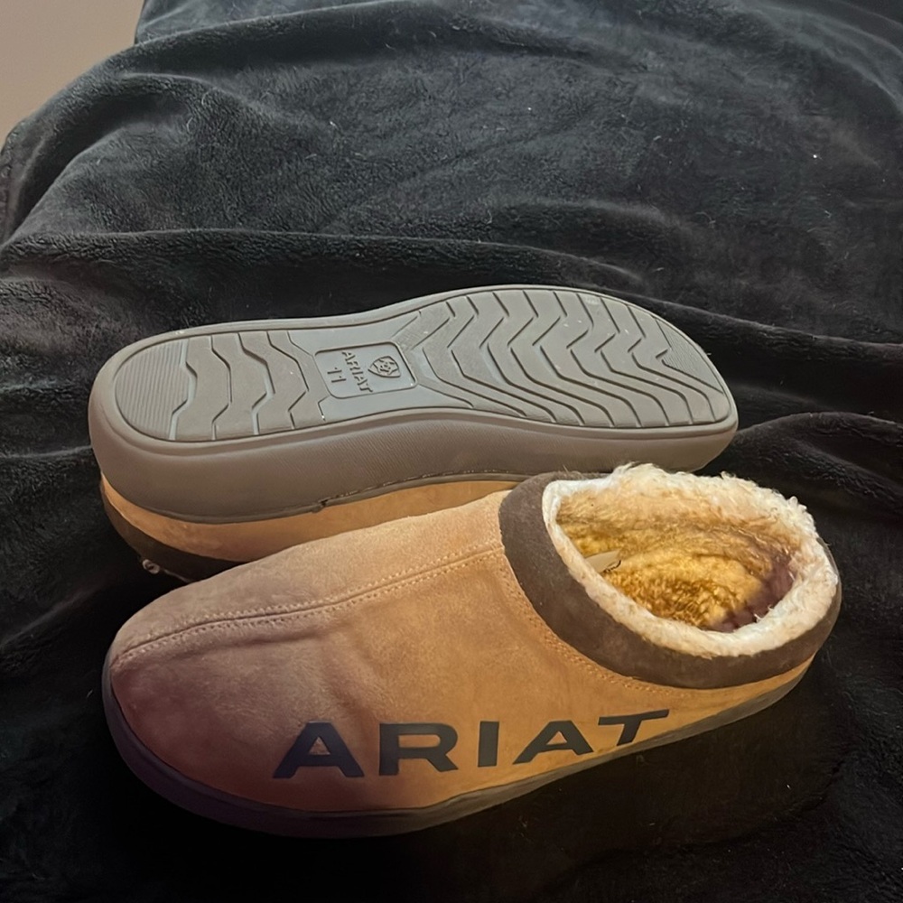 Ariat men slippers